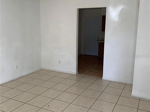5th image of 220 Tennessee Ave