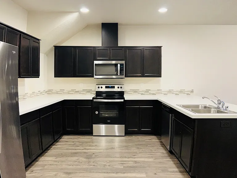 720 NE 138th Pl — Photo 8