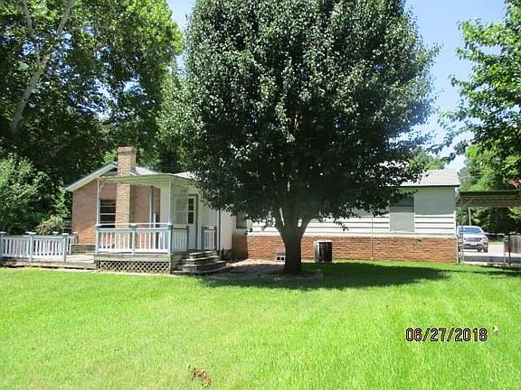 4th image of 1740 E Washington St