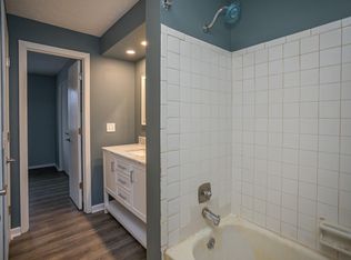 222 Brunswick Dr, Elyria, OH 44035