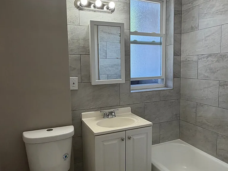 37 Winans St #7 — Photo 3