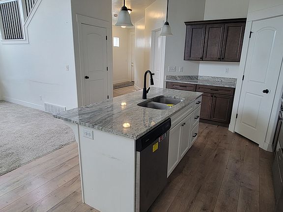 5th image of 274 N Eaglewood Dr