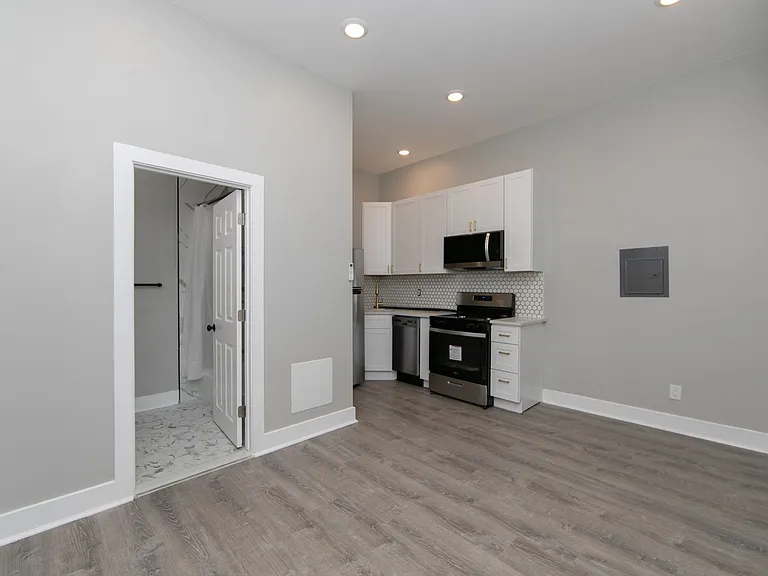 436-438 Broadway #3 — Photo 3