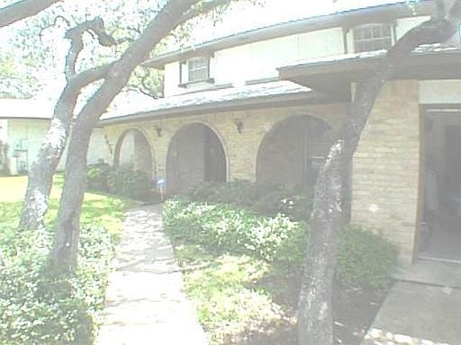 2nd image of 4430 HUNTINGTON WOODS