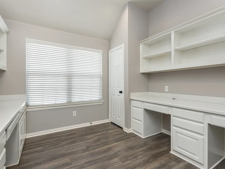 13336 Thornton Dr — Photo 10