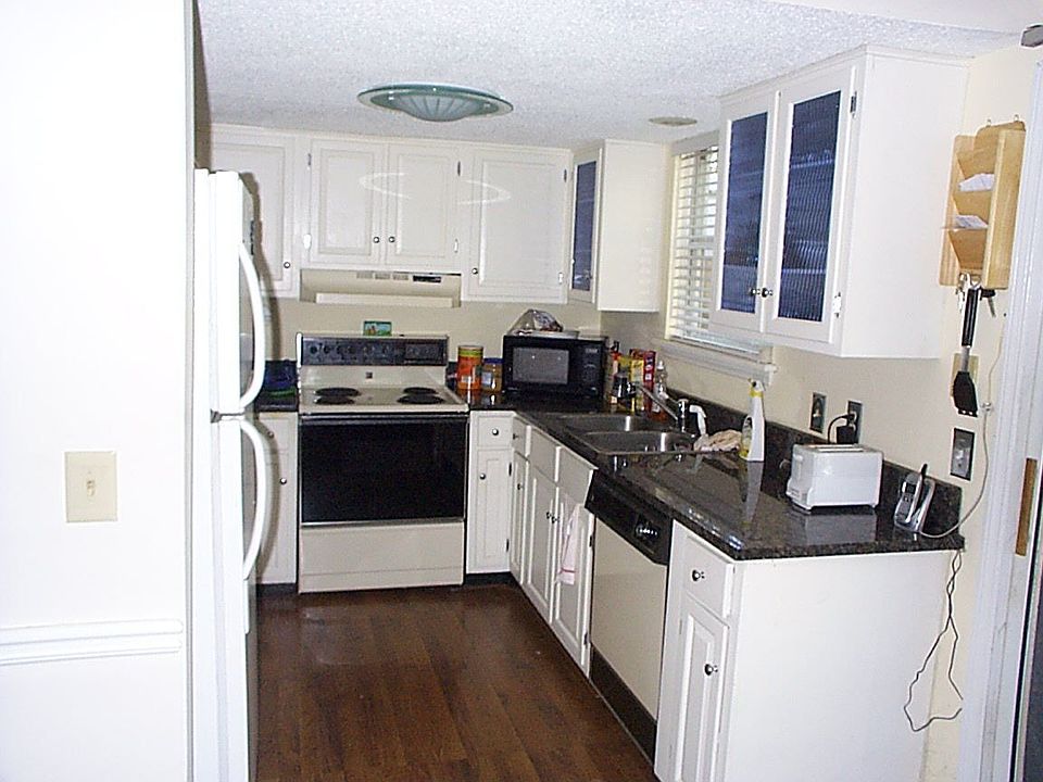 2nd image of 2108 Bucktrout Pl