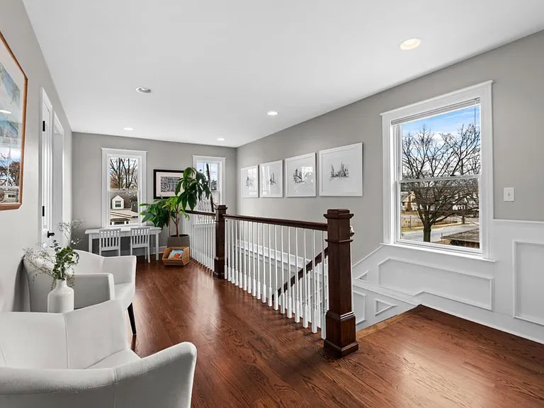 819 Irving Ave — Photo 24