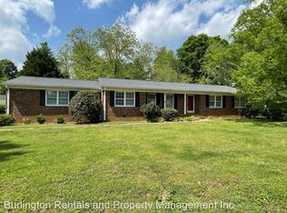 912 Dogwood Ln, Graham, NC 27253