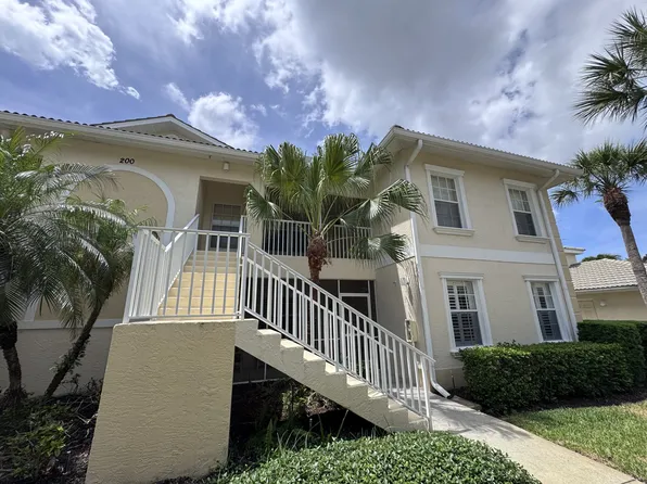200 Mirabella Cir, Venice, FL