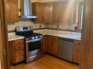 33 Oakland St, Rochester, NY 14620