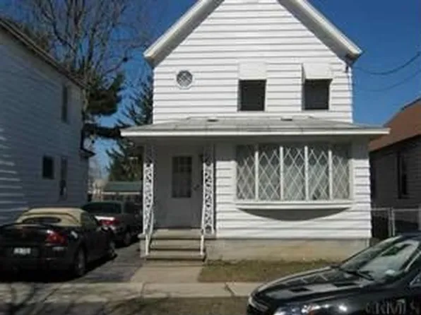 16 Charles St, Schenectady, NY 12304