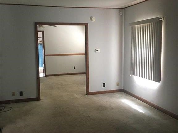 4th image of 16 Parkview Ave