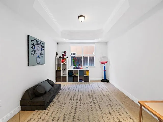 2760 SW 156th Pl — Photo 3