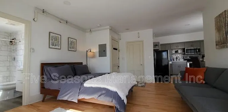 94 N Winooski Ave #2 — Photo 4