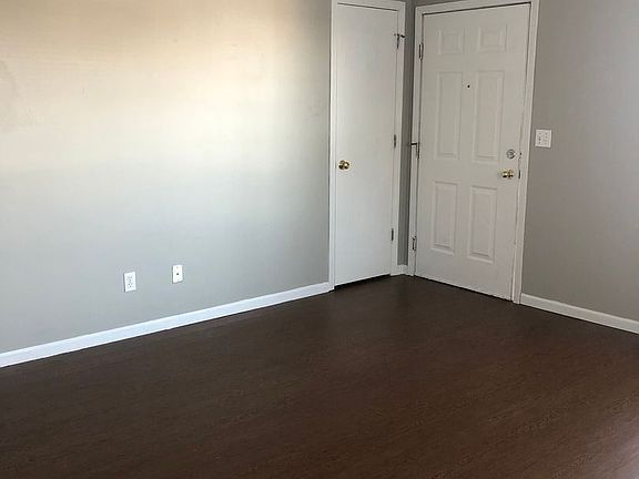 2nd image of 1033 Holloway Dr #1