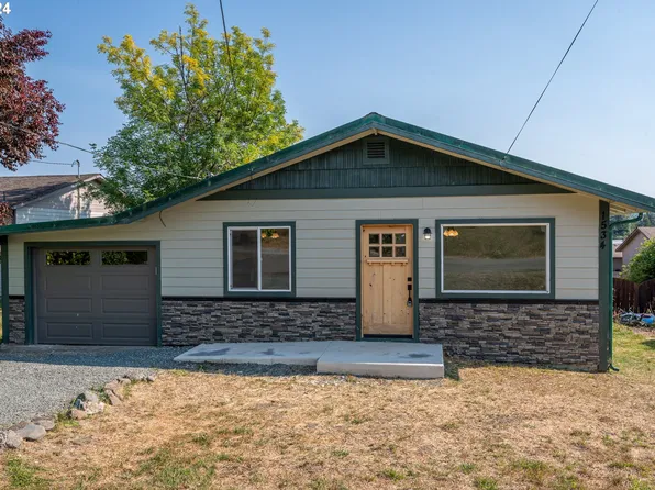 1534 Harris St, Myrtle Point, OR 97458