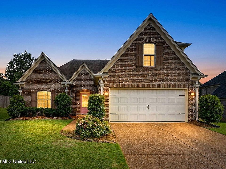 1st image of 143 Magnolia Gardens Dr