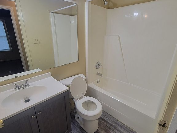 4th image of 2710 Hyche Ave