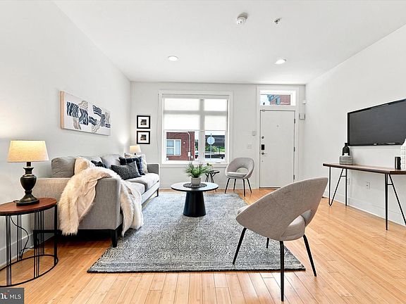 3rd image of 2544 Salmon St