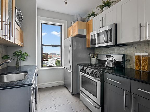 4th image of 277 Harrison Ave APT E6