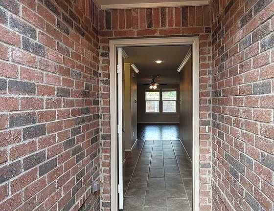 2nd image of 1239 Foxglove Ln
