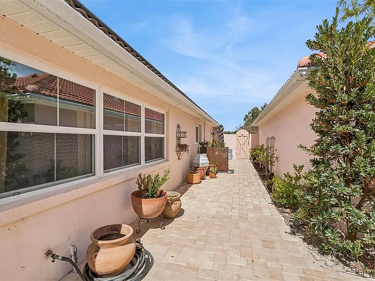 1304 Santa Rosa Ct — Photo 20