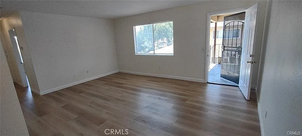 2 bed, 928 sqft, $1,700 — Photo 2