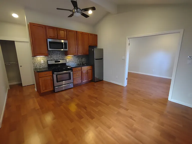 1345 Whitehurst Ct — Photo 4
