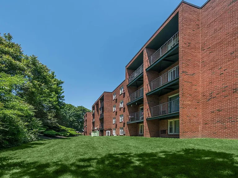 Groton Towers — Photo 3