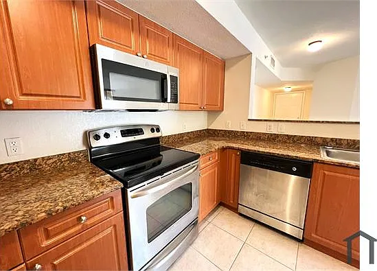 2 bed, 906 sqft, $2,300 — Photo 1