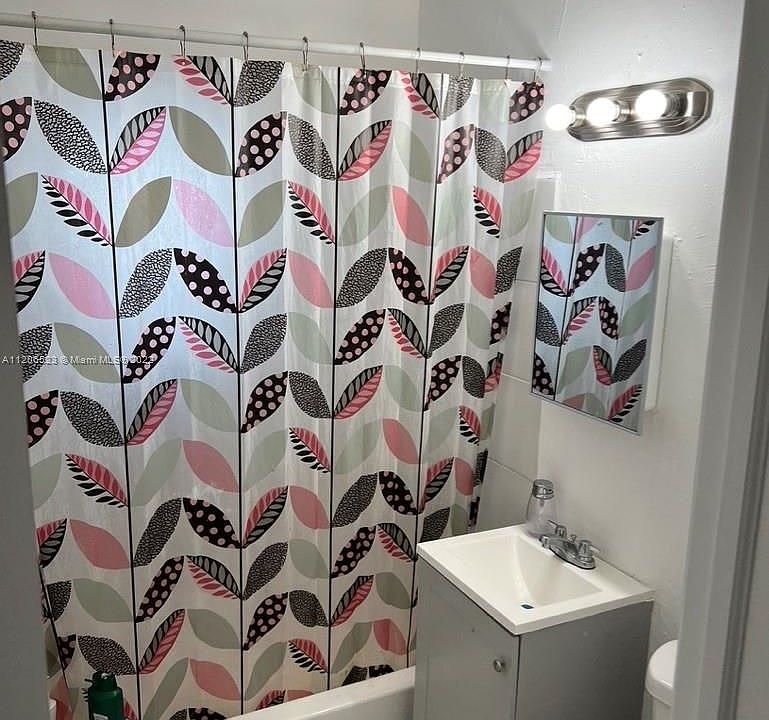 2nd image of 1105 SW 2nd St #1105