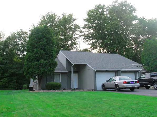 1343-1345 Castillion Dr NE, Warren, OH 44484