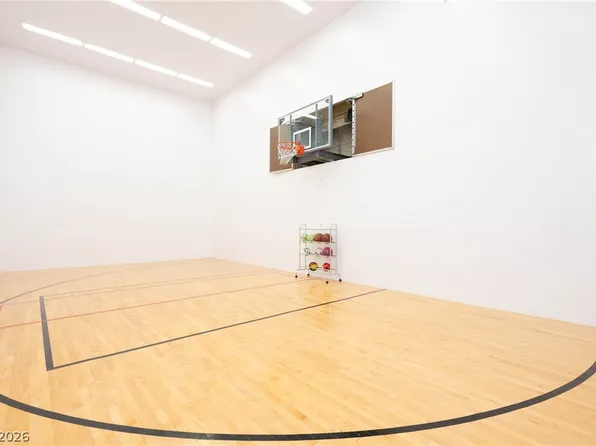 7440 Oak Grove Ave, Las Vegas, NV 89117