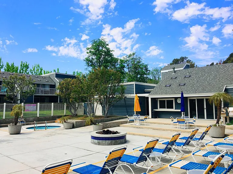 6000 Bixby Village Dr #13 — Photo 13