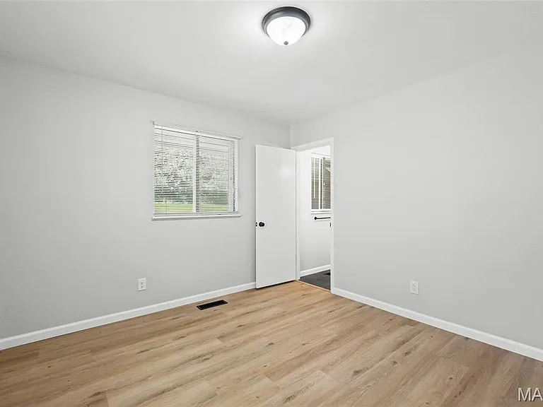 404 Spring Meadows Dr — Photo 29