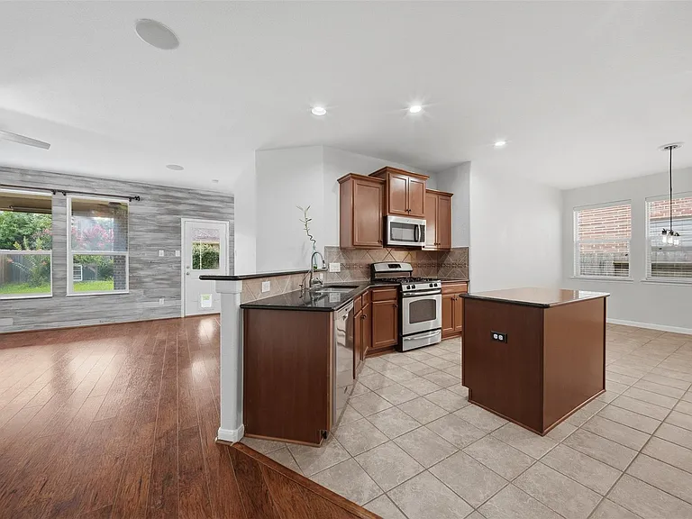 11126 Celano Dr — Photo 9