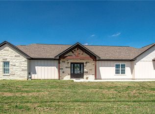 102 Carley Ct, Little River Academy, TX 76554
