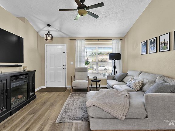 5th image of 357 W Hesston St