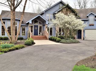 43W485 Sanctuary Trl, St Charles, IL 60175