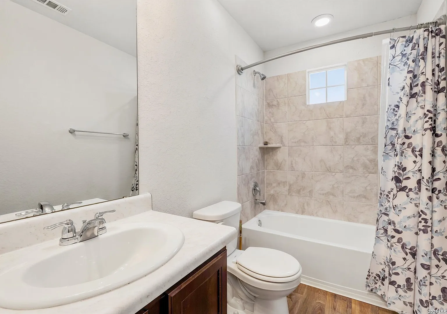3 bed, 2.5 bath, 1508 sqft, $1,700 — Photo 4