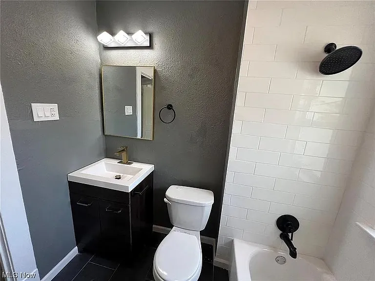 9607 Clifton Blvd #2 — Photo 22