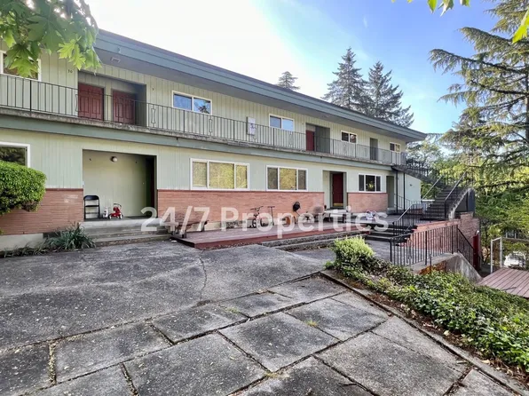 1111 SW Gaines St APT 6, Portland, OR 97239