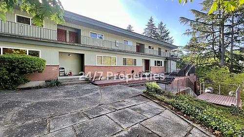 1111 SW Gaines St #6 Photo 1