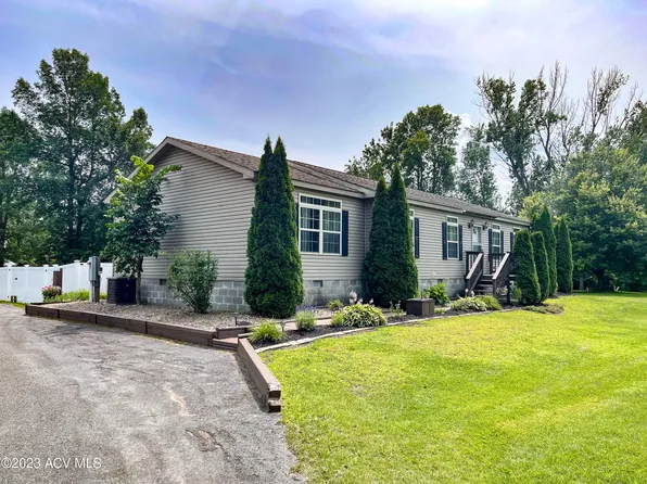 238 Lyons Rd, Plattsburgh, NY 12901