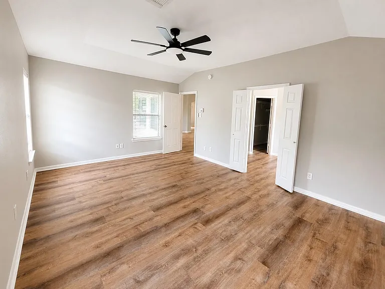 5817 Village Grove Dr — Photo 15