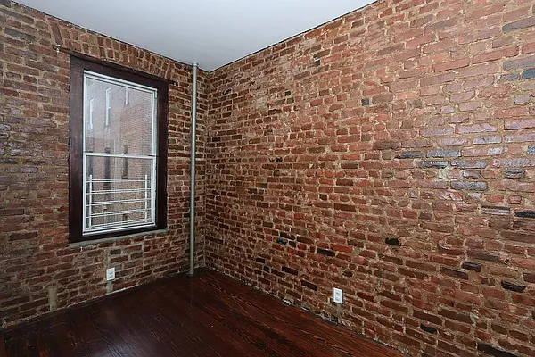 Rented by Premier Metro Realty Corp | media 7