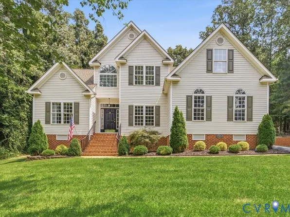12325 Petersburg St, Chester, VA 23831