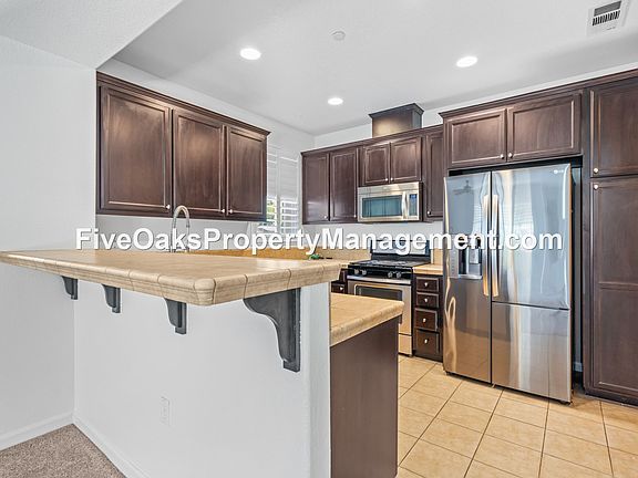 2nd image of 101 Matisse Ln #101
