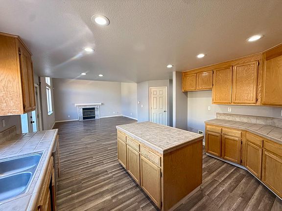 4th image of 1202 Carmelo St