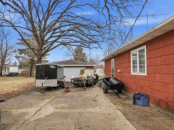 2nd image of 113 1st St N